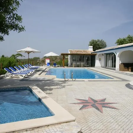Sleeps 10 With Pool And Air Con