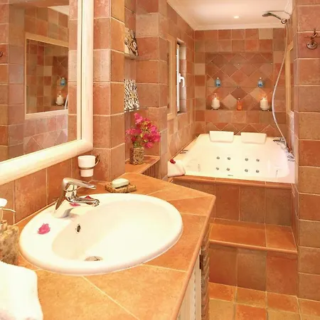 Sleeps 10 With Pool And Air Con Βίλα *
