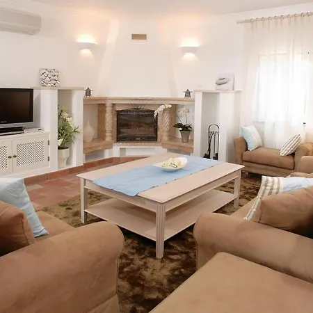 Βίλα Sleeps 10 With Pool And Air Con Malhadais
