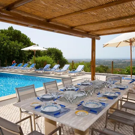 Βίλα Sleeps 10 With Pool And Air Con Malhadais